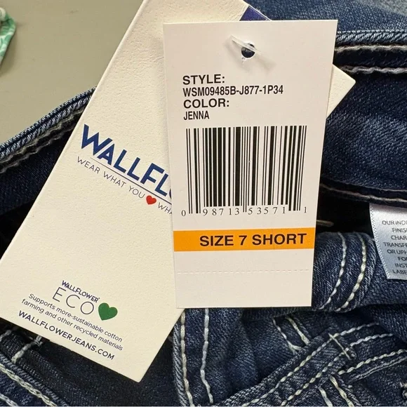 Wallflower Lucious Curvy Fit Bootcut Jeans Juniors Size 7 Short - Picture 10 of 11
